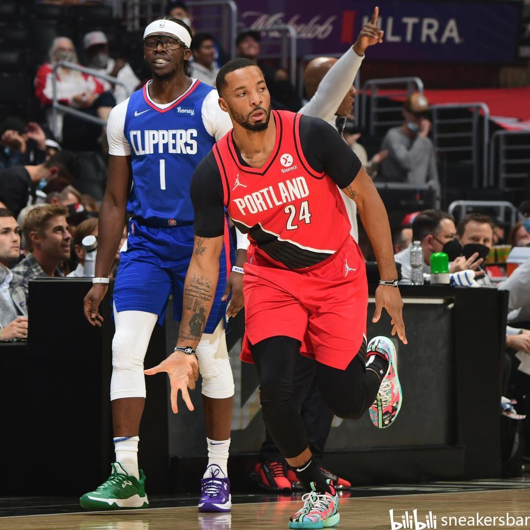 全队抱头 全队抱头